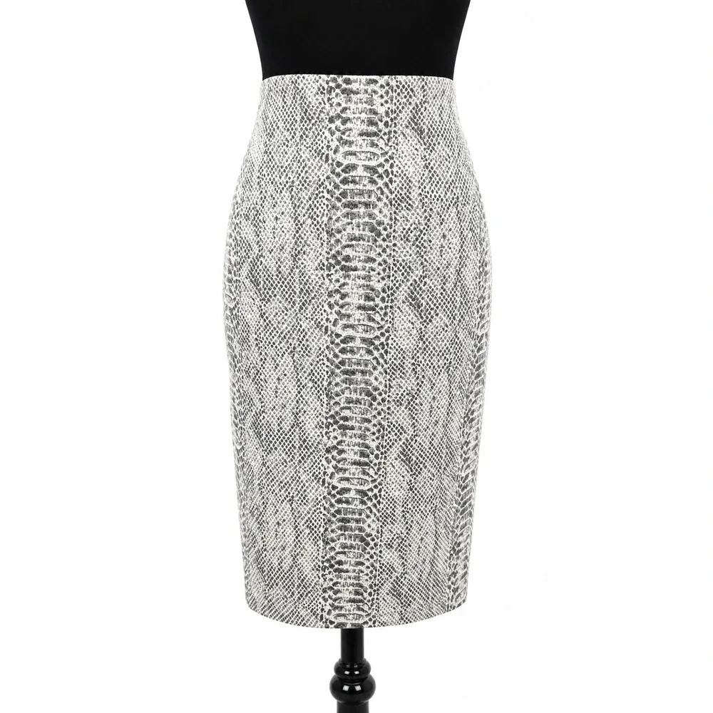 Ann Taylor Womens Straight Pencil Skirt Size 4 White Reptile Print Knit - Picture 11 of 12